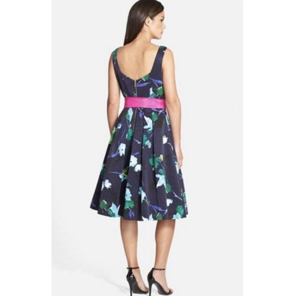 Eliza J Faille belted fit & flare dress - size 8 - multicolored - Picture 1 of 10